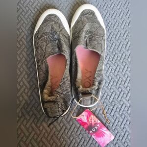 NEW Roxy Women's Black Slip-On Shoes SIZE 8